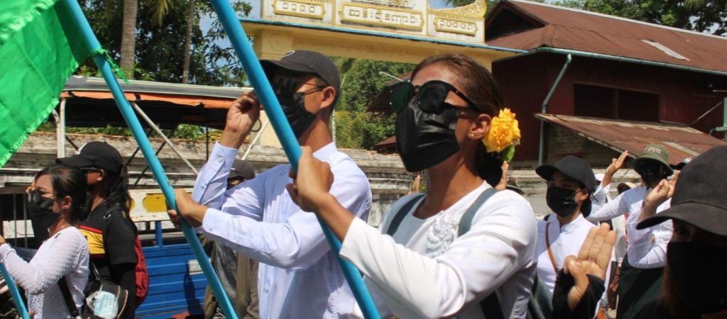 Μιανμάρ: Ξεπερνούν τις 120 χιλιάδες οι καθηγητές σε διαθεσιμότητα για την εναντίωσή τους στο πραξικόπημα