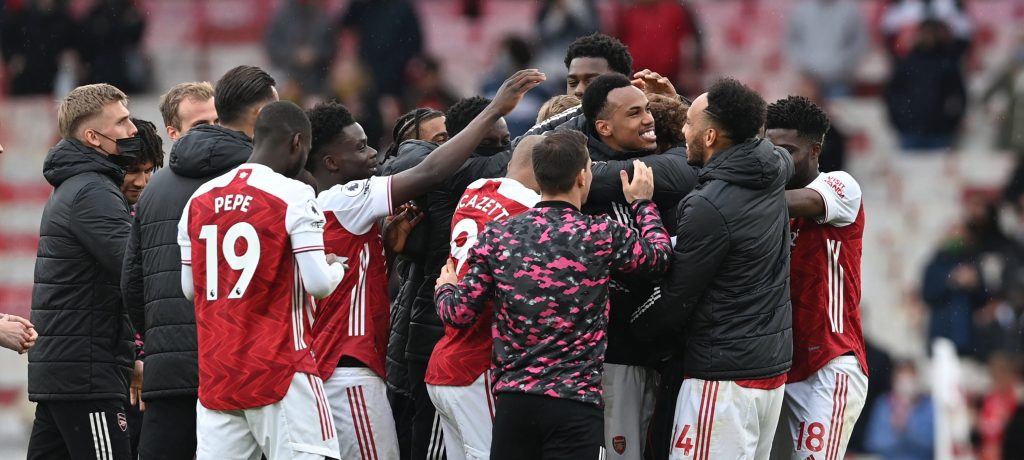 Άρσεναλ: Ο Γκάμπριελ έσπασε το δόντι του και ο Ν.Λουίζ το έψαχνε στα μαλλιά του (βίντεο)