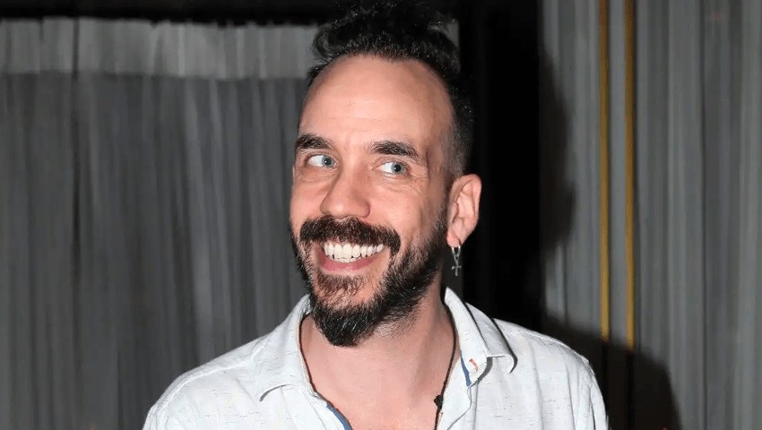 Αναβλήθηκε η δίκη του Π.Μουζουράκη για την  εξύβριση της ελληνικής σημαίας και της εορτής της 28ης Οκτωβρίου (βίντεο)