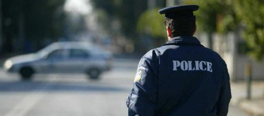 Μαγνησία: Αστυνομικός έγδυσε, δάγκωσε και εγκατέλειψε 23χρονο επειδή τον θεωρούσε… ερωτικό αντίζηλο! (βίντεο)