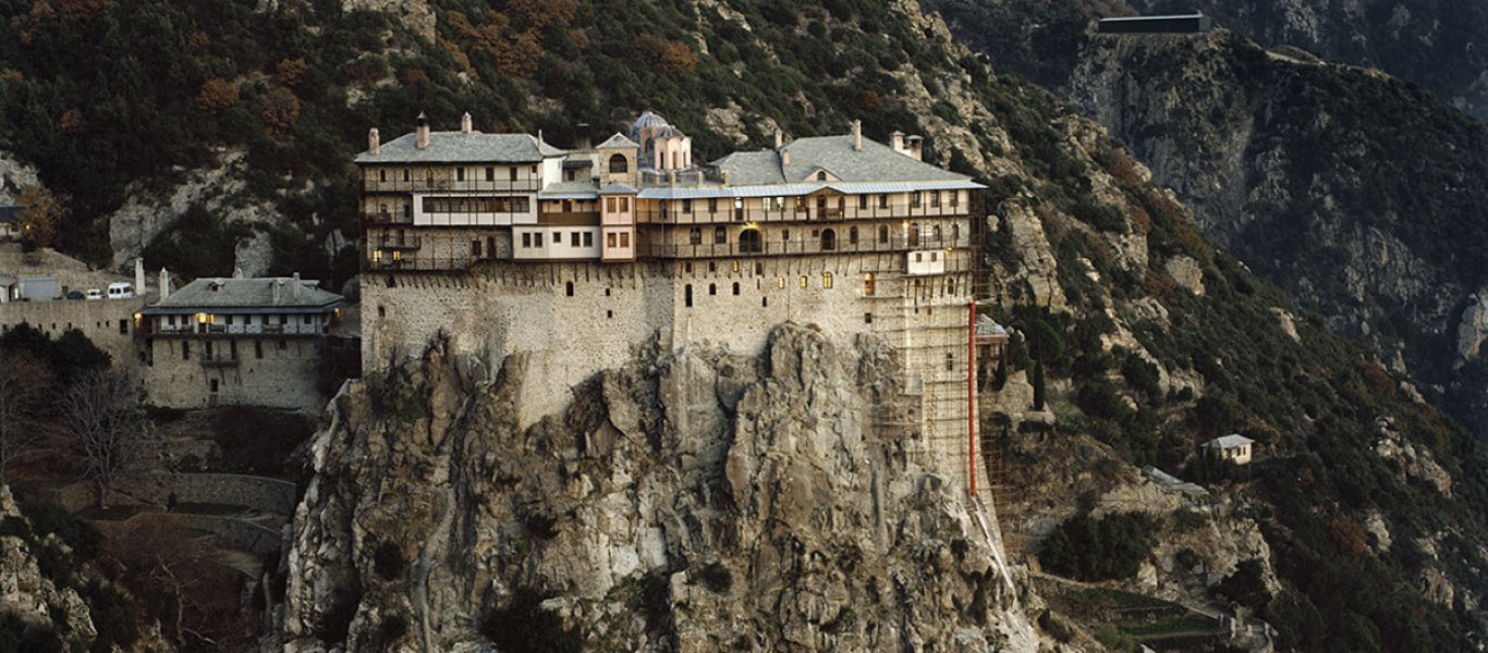 Άγιο Όρος: Μειώθηκαν οι ποινές οκτώ μοναχών για το επεισόδιο με τις βόμβες μολότοφ