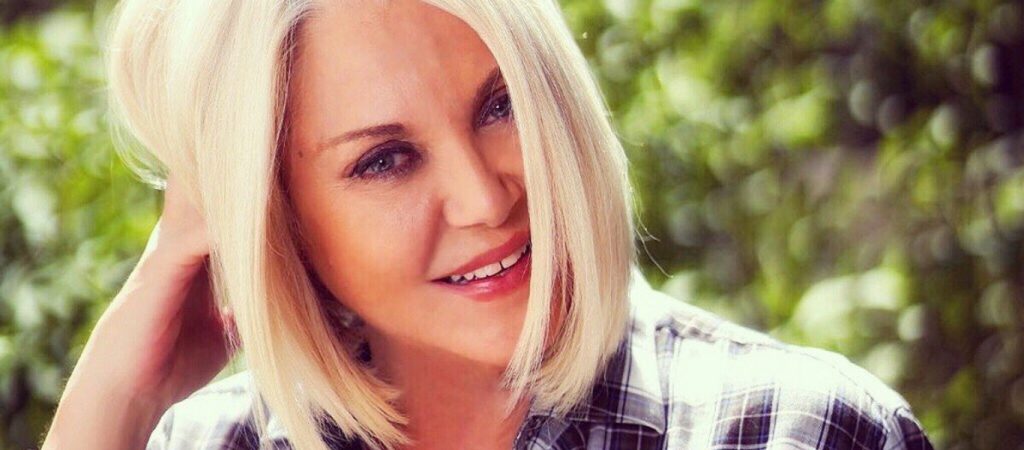 Στο πλευρό της Ε.Παπαρίζου η Ρ.Κορομηλά – «Ντρέπομαι για αυτά που ακούγονται από γυναίκες για γυναίκες»