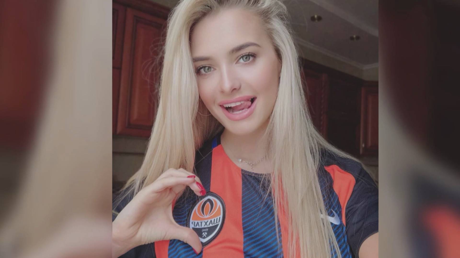 Όλγα Κάλεντσουκ: Η Ουκρανή αθλητικογράφος που βάζει «γκολ» στις καρδιές των ανδρών (φώτο)