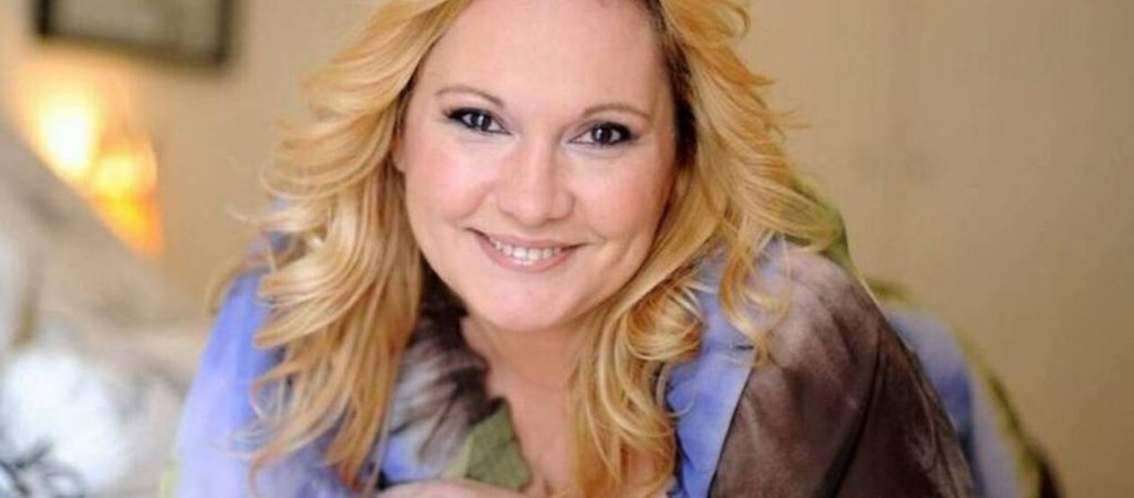 Κ.Φίνου: «Στο σπίτι του ηθοποιού τρώω καλά έχουμε ρούχα και έχω και έναν σύντροφο να συζητάω» (βίντεο)