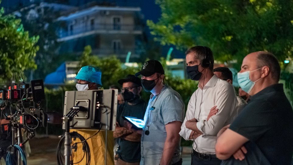 Ο Κ.Μπακογιάννης δεν έχασε την ευκαιρία να βρεθεί στα γυρίσματα της ταινίας «Greek Freak»