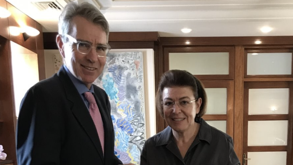 Συνάντηση Λ.Μενδώνη-Τ.Πάιατ: Στο επίκεντρο η ενδυνάμωση των σχέσεων στον τομέα πολιτισμού