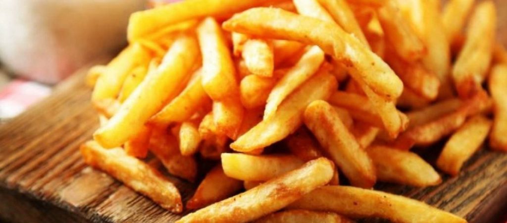 Τηγανητές πατάτες: Πόσες μερίδες ανά εβδομάδα μας φέρνουν πιο κοντά στο… θάνατο