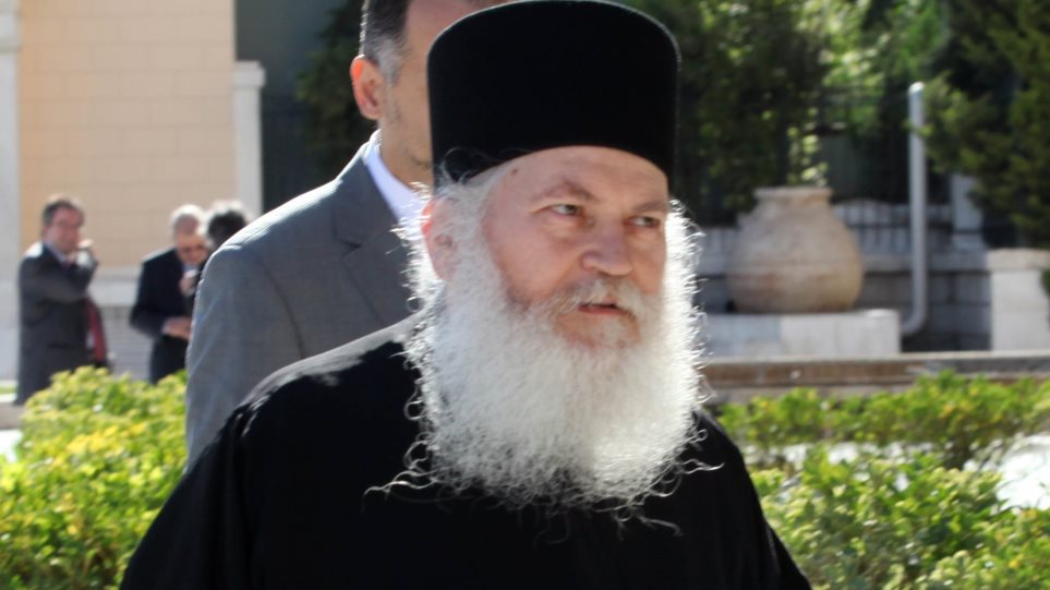 Στον Ευαγγελισμό ο Ηγούμενος Βατοπαιδίου Εφραίμ – Διαγνώστηκε με κορωνοϊό