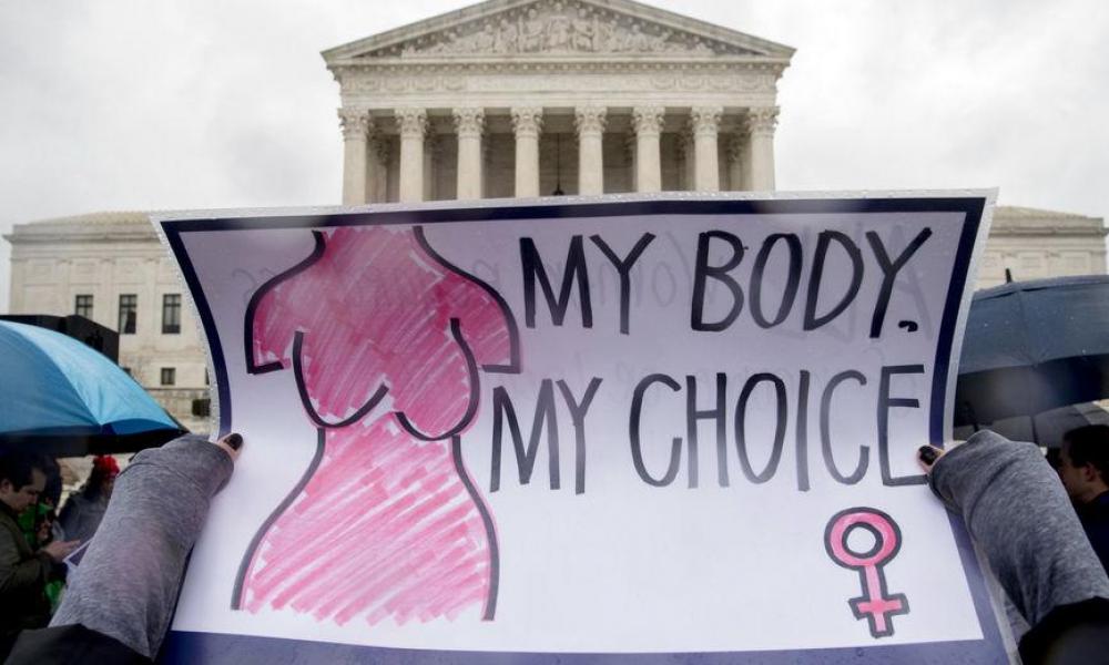 Ο Τ.Μπαίντεν κάνει το επόμενο βήμα: Πρόταση να καλυφθεί ασφαλιστικά η άμβλωση σε ομοσπονδιακό επίπεδο