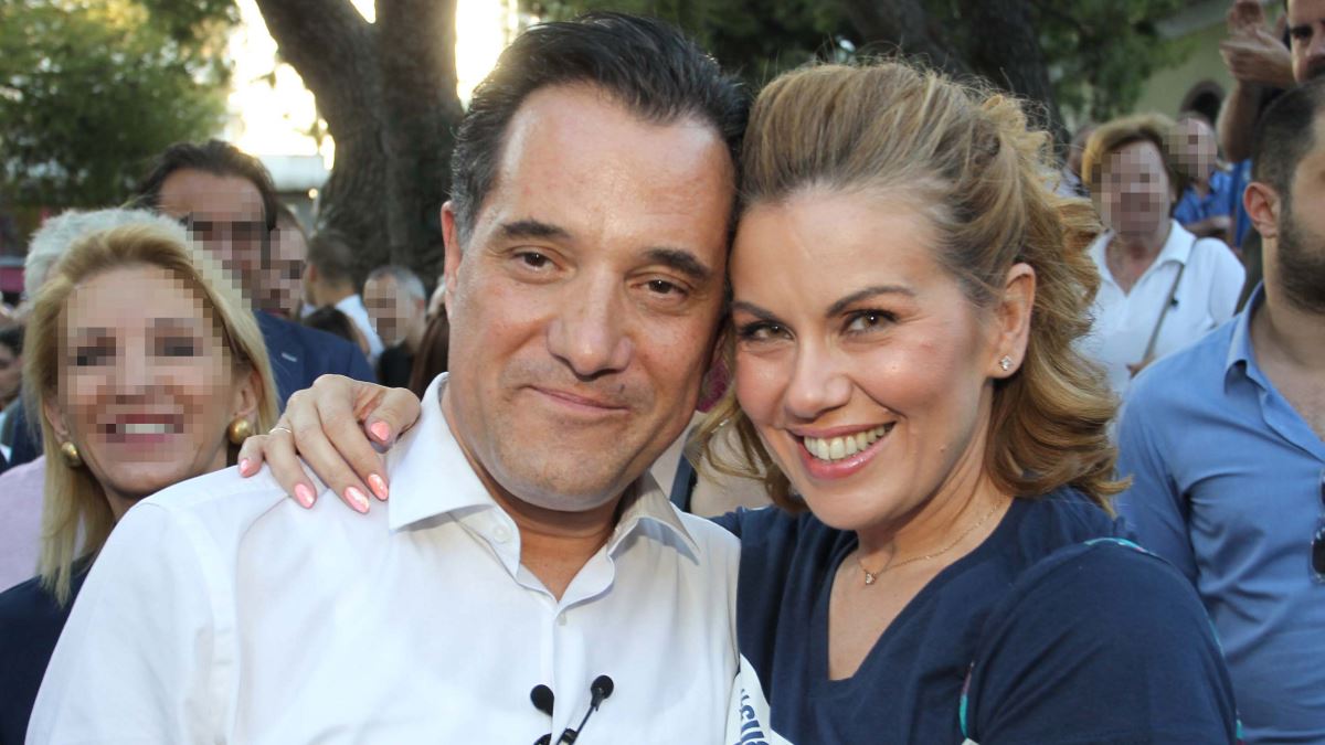 Ε.Μανωλίδου: Όταν «απαιτούσε» να μην γίνει επίδειξη μόδας στην Ακρόπολη που τώρα ο σύζυγος της… θεωρεί «ντεκόρ»