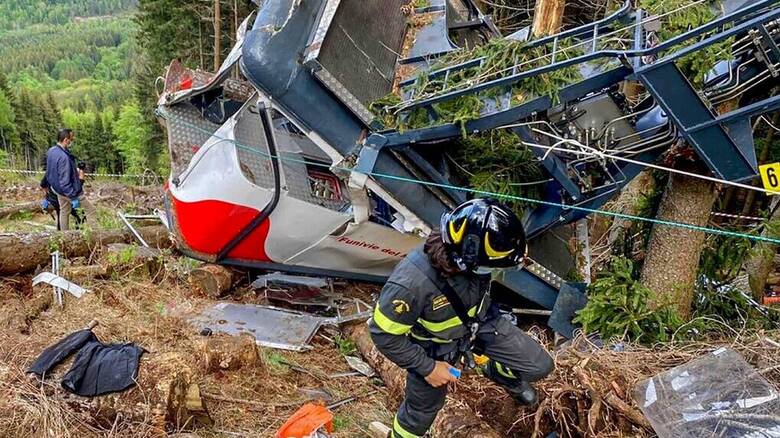 Ελεύθεροι λόγω «έλλειψης στοιχείων» οι τρεις που συνελήφθησαν για το δυστύχημα με το τελεφερίκ στην Ιταλία