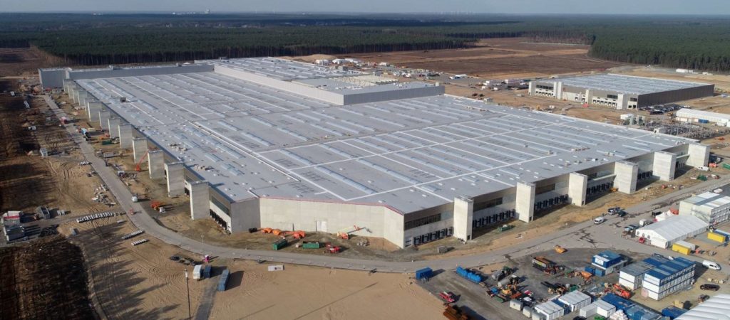 Tesla: Αναζητά καλλιτέχνες να διακοσμήσουν το εργοστάσιο στο Βερολίνο