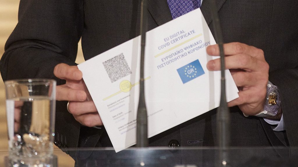 Σε ισχύ το ψηφιακό πιστοποιητικό Covid-19: Τα στοιχεία που θα περιλαμβάνει – Πώς θα εκδίδεται (φώτο)