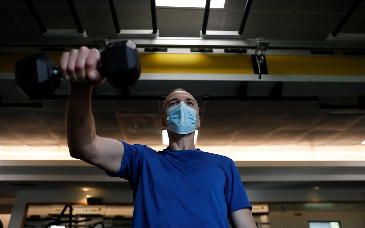 «Παράνοια» με ρεπορτάζ σε γυμναστήριο για τη μάσκα – «Τώρα φοράς και τώρα όχι» (βίντεο)