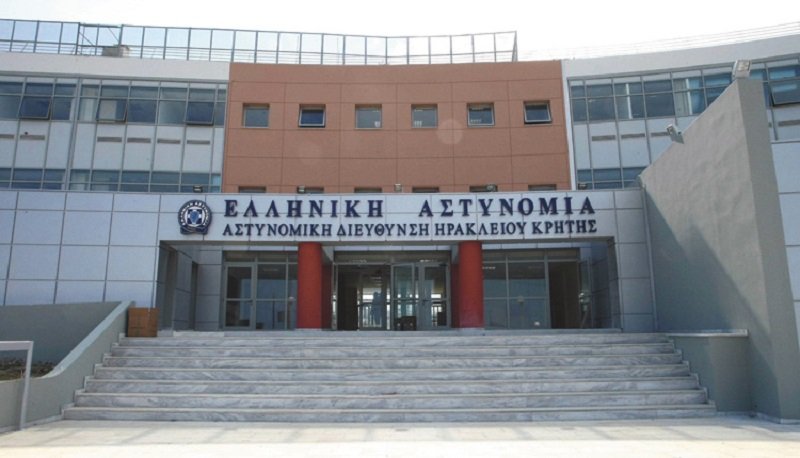 Κρήτη: Kρατούμενος απαγχονίστηκε με μια κουβέρτα μέσα στο αστυνομικό μέγαρο Ηρακλείου