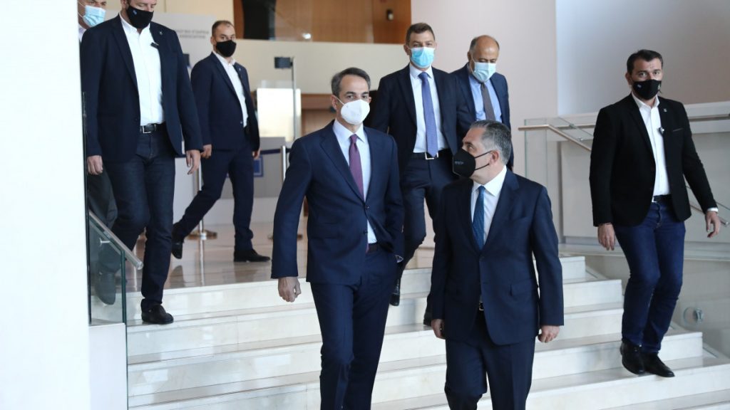 Τώρα που βλέπει να τελειώνει το κύμα της πανδημίας ο Κ.Μητσοτάκης θέλει ιδιωτική περίθαλψη: «Να γίνουν συνεργασίες»