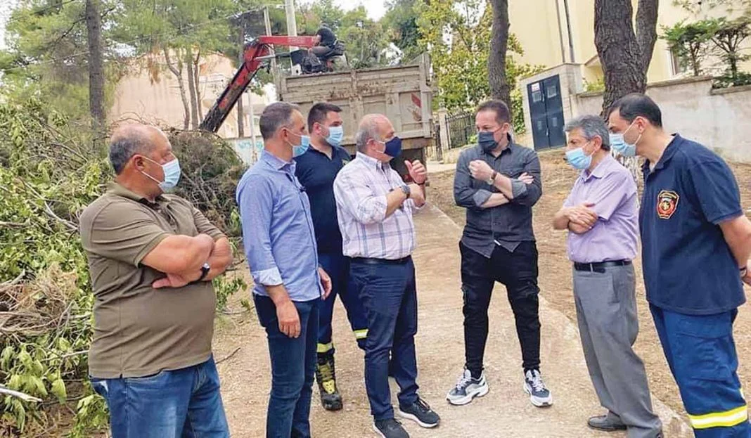 Σε άλλο επίπεδο το πήγε ο Σ.Πέτσας – Φόρεσε… βράκα σε συνάντηση φορέων του Δήμου!