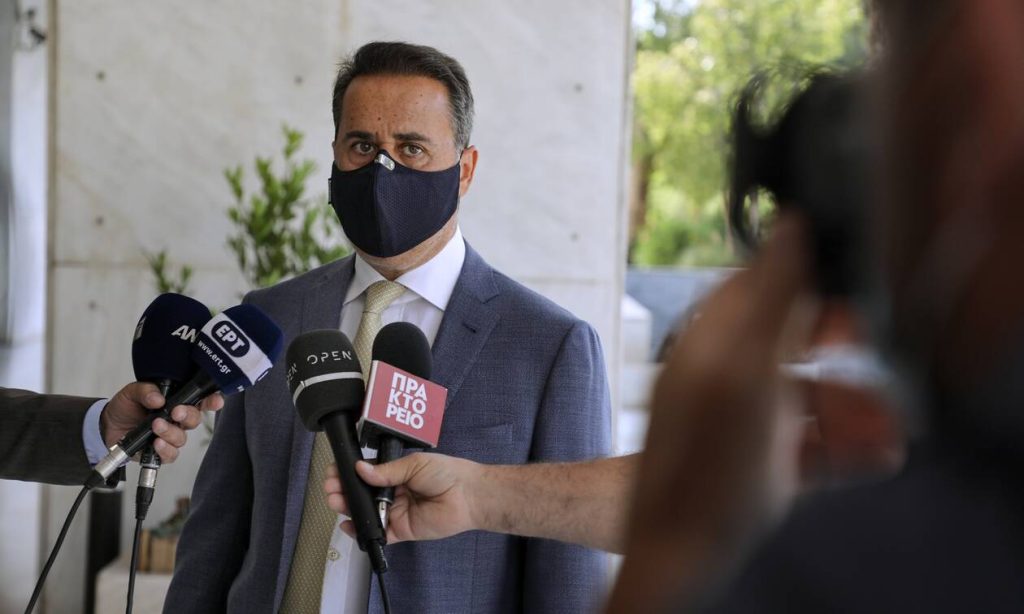 Σ.Παπασταύρου: Στον Άρειο Πάγο για να καταθέσει ως μάρτυρας στην υπόθεση του Δ.Παπαγγελόπουλου