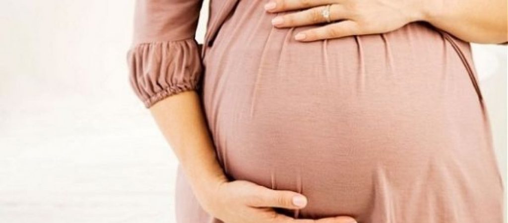 Αυτά είναι τα 6 κόλπα για να χάσετε τα κιλά της εγκυμοσύνης