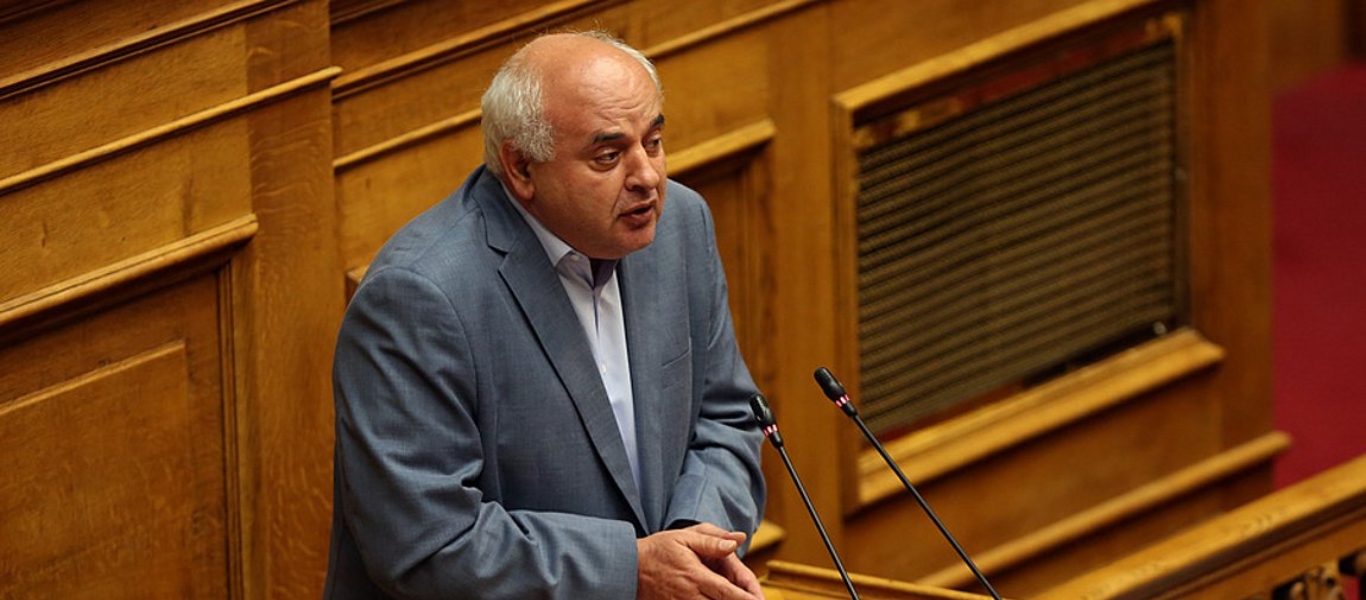 Ν.Καραθανασόπουλος: «Το νομοσχέδιο-έκτρωμα της κυβέρνησης καταργεί τα εναπομείναντα εργασιακά δικαιώματα»
