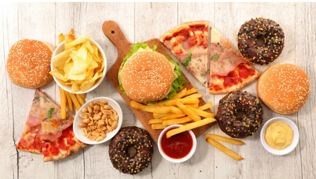 Μήπως τα αναγνωρίζεις; – 15 σημάδια που στέλνει το σώμα για να σε προειδοποιήσει ότι η διατροφή σου σε αρρωσταίνει