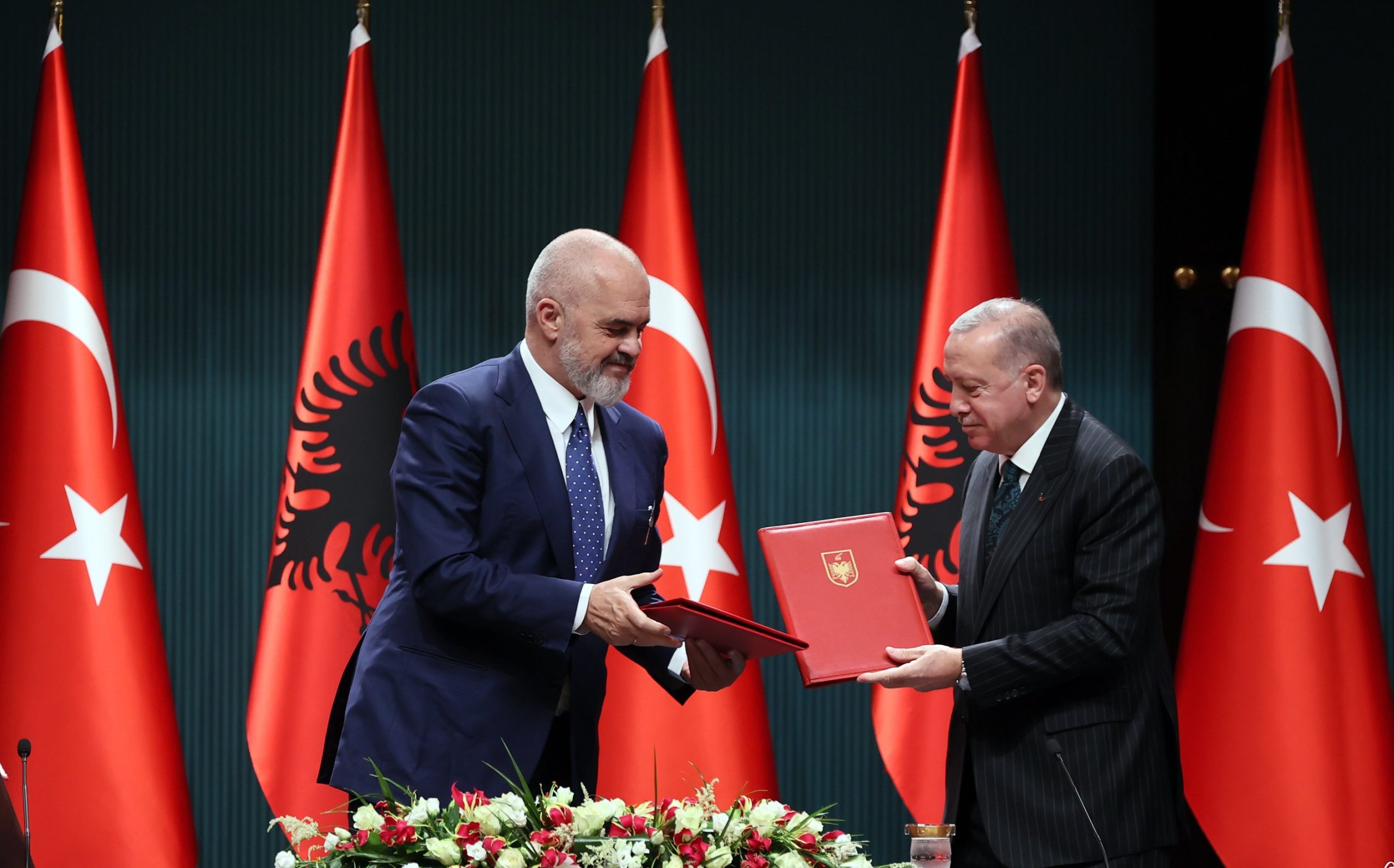 Ε.Ράμα: Συμφωνία με Τουρκία για εγκατάσταση drones και καμερών σε όλη την Αλβανία