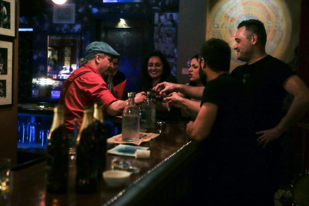 Κομφούζιο για το πότε θα ανοίξει η μουσική στην εστίαση: 15 Ιουνίου ή 15 Ιουλίου – Χαοτικές καταστάσεις ξανα