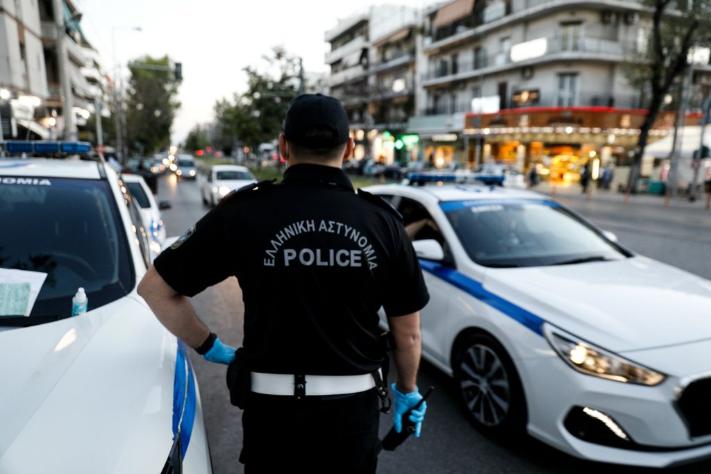 Ποινική δίωξη στον άντρα που πυροβόλησε σε πολυκατοικία στον Άλιμο