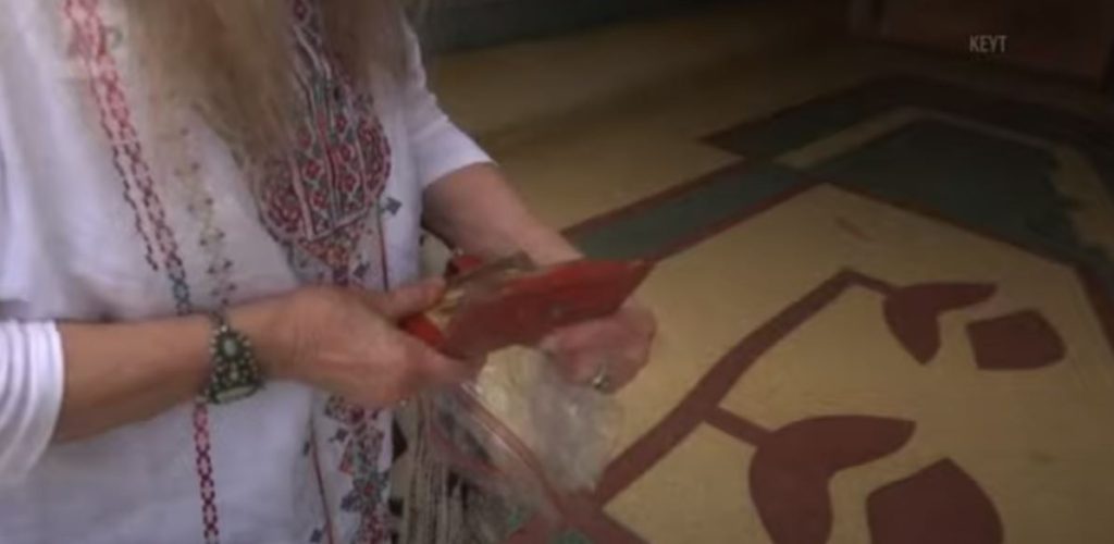 ΗΠΑ: Πορτοφόλι βρέθηκε μετά από… 46 χρόνια – Επιστράφηκε στην ιδιοκτήτρια του (βίντεο)