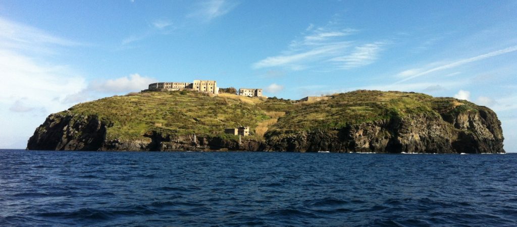 Σάντο Στέφανο: Οι απίθανες ιστορίες βασανιστηρίων γύρω από το ιταλικό Αλκατράζ