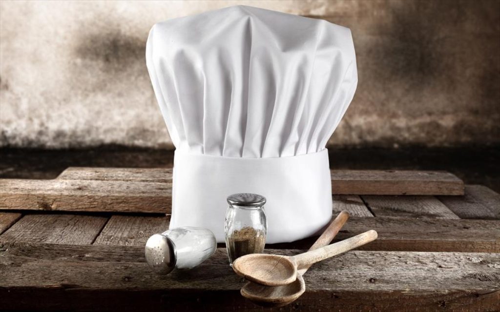 Αυτός είναι ο λόγος που τα καπέλα των σεφ έχουν 100 πτυχώσεις