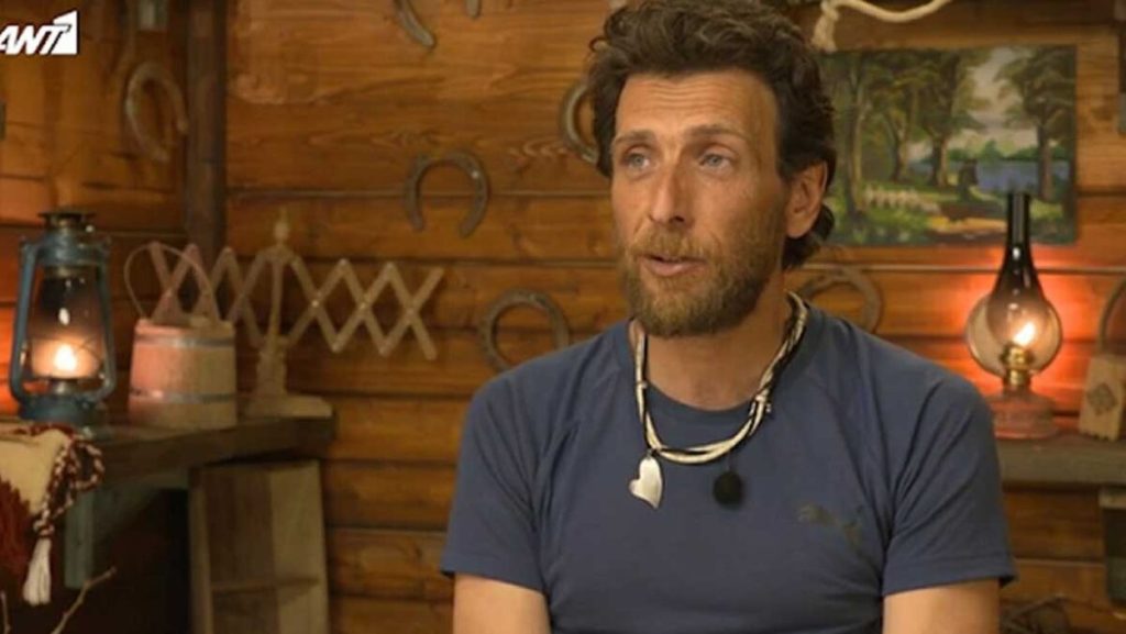 «Η Φάρμα»: Αποχώρησε ο Θανάσης Πάτρας – Ξέσπασαν σε κλάματα οι παίκτες (βίντεο)