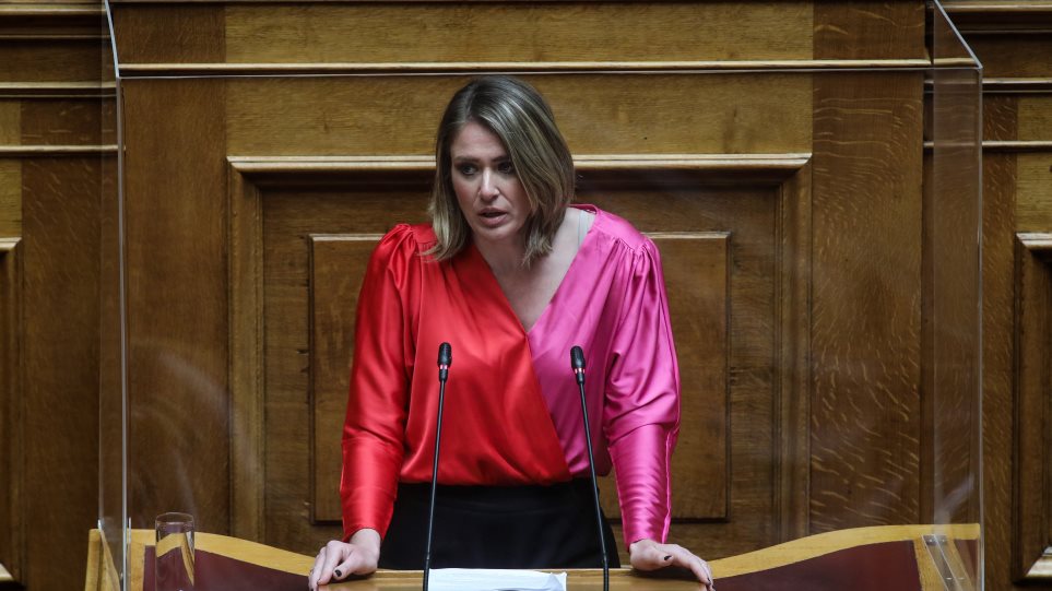 Τους τα λένε και οι δικοί τους – Άννα Ευθυμίου (ΝΔ): «Η ελαστικοποίηση των ωρών εργασίας δεν δημιουργεί νέες επενδύσεις»