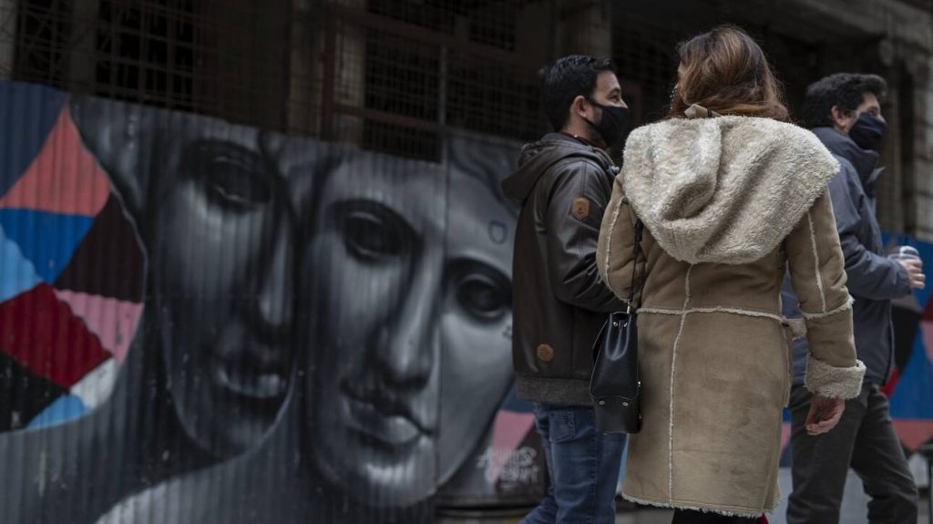Ν.Καπραβέλος: «Αν δεν εμβολιαστεί το 90% του πληθυσμού τότε θα έχουμε lockdown για πολλά χρόνια»