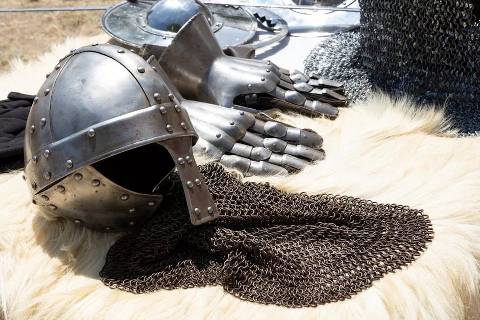 «Montjoie Saint-Denis»: Η μεσαιωνική φράση που φώναξε ο άνδρας που χαστούκισε τον Ε.Μακρόν