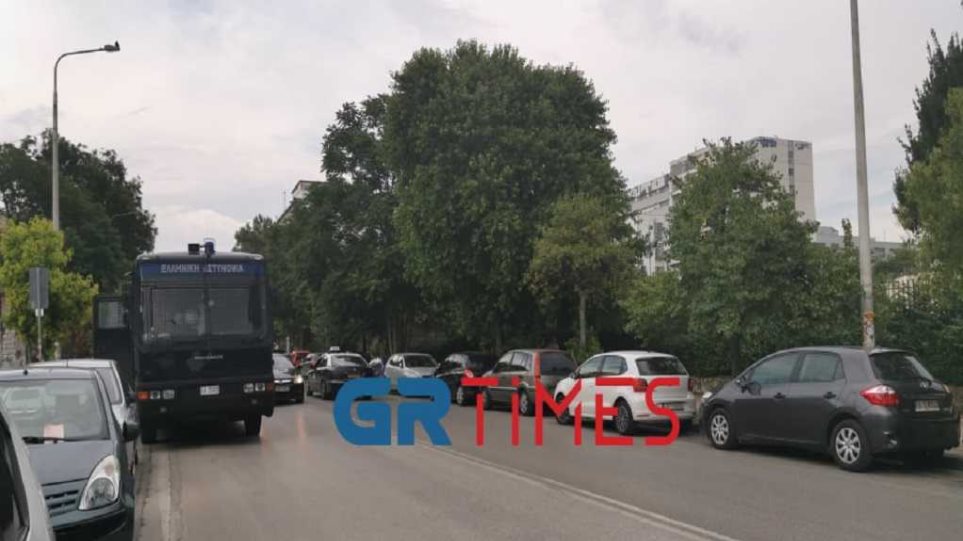 «Περικυκλώνουν» το ΑΠΘ με αστυνομικές δυνάμεις για να μην γίνει κάποιο… πάρτι (βίντεο)