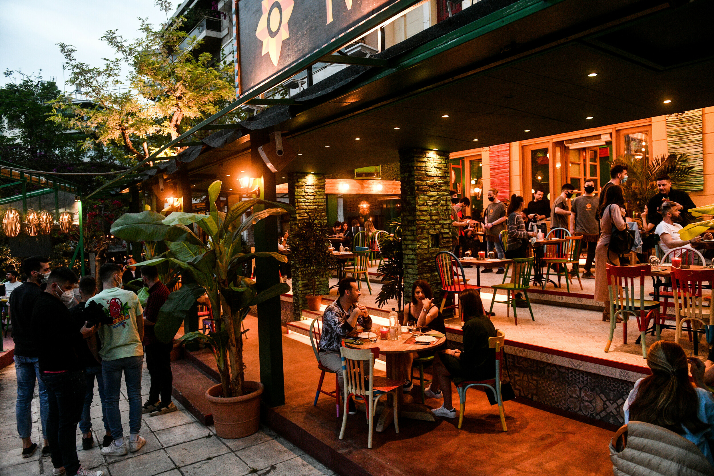 Κυβέρνηση: Απαγόρευση κυκλοφορίας από τη 01:30 το Σάββατο 12/6 και κατάργηση από την 1η Ιουλίου (βίντεο)