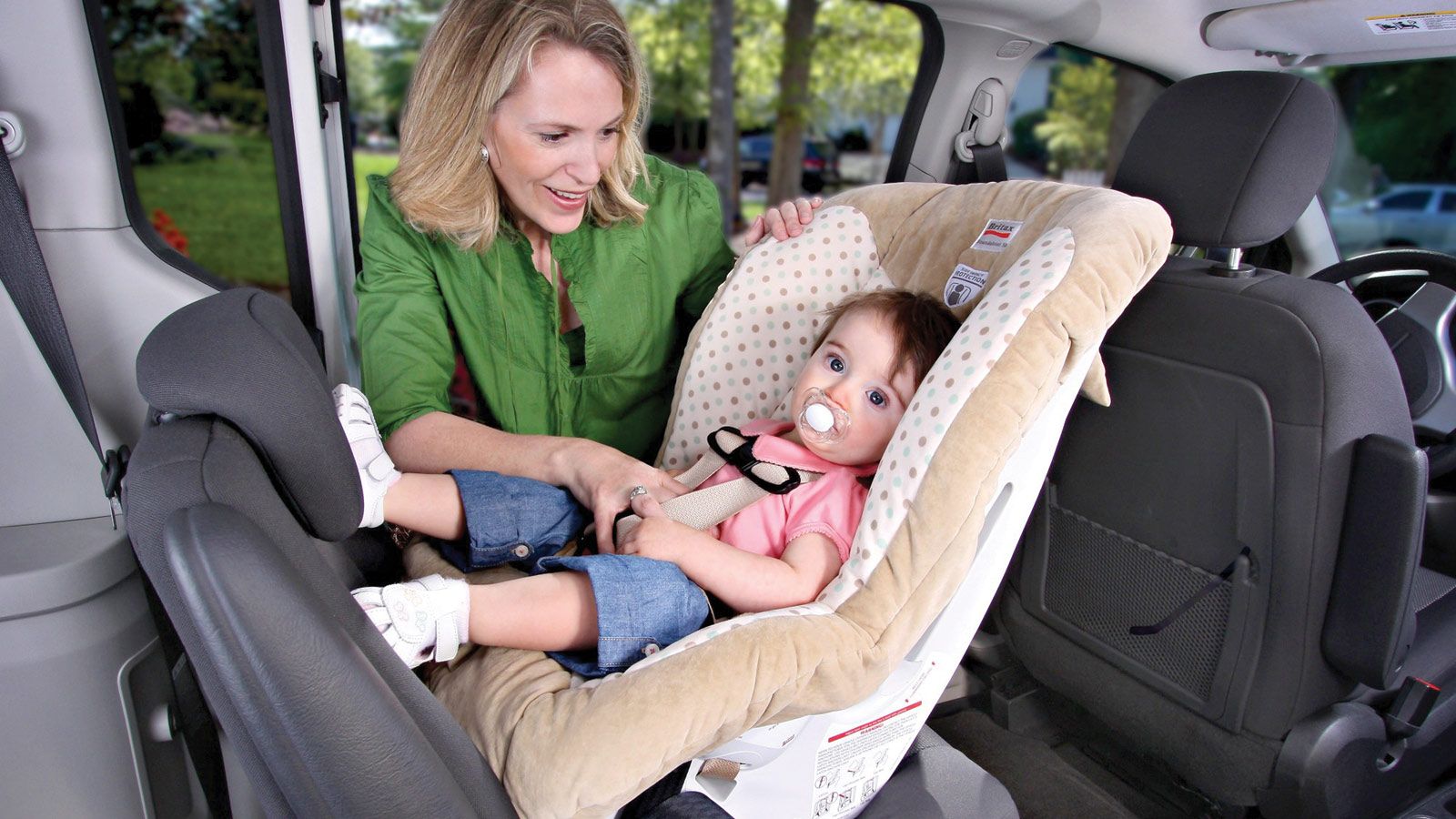 Τα 2+1 πράγματα που πρέπει να έχετε στο αυτοκίνητο αν έχετε μικρά παιδιά