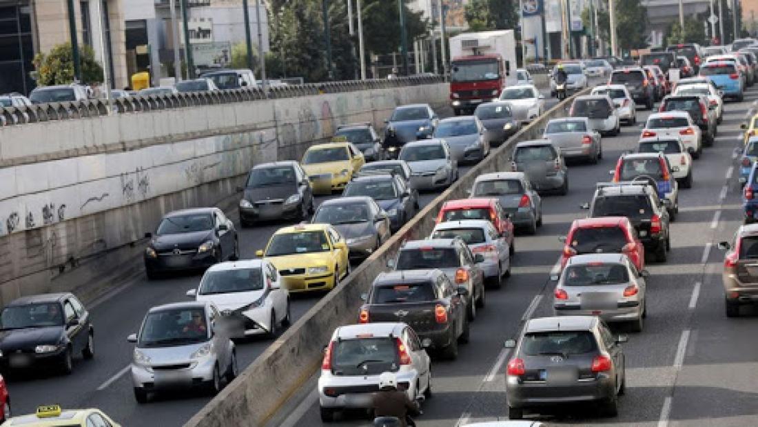 Κίνηση στους δρόμους της Αθήνας – Που εντοπίζονται προβλήματα (φωτο)