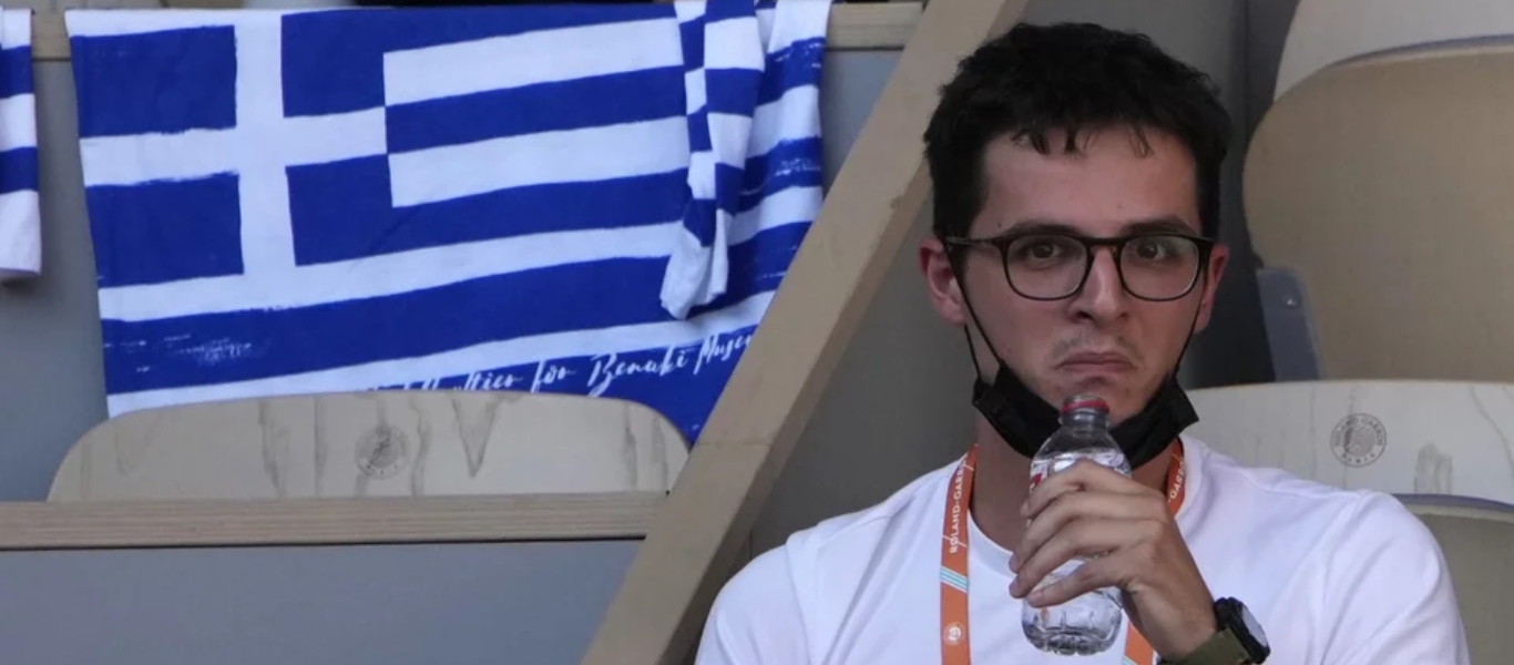 Στο πλευρό της Μ.Σάκκαρη ο Κ.Μητσοτάκης – Πανηγυρίζει έξαλλα τον κάθε πόντο (φώτο)