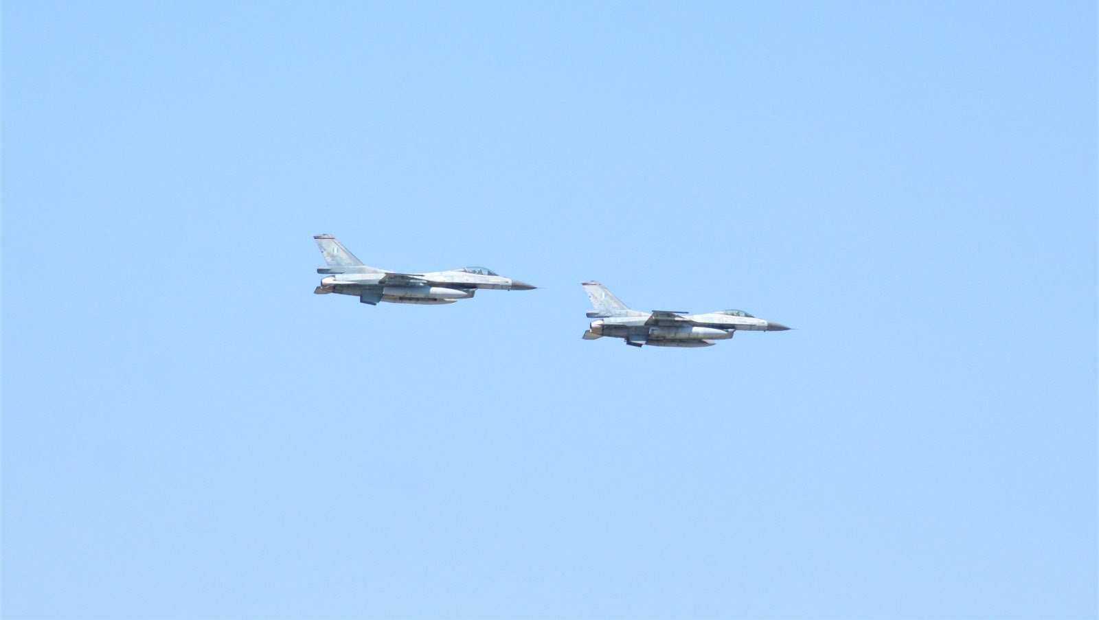 Η κυβέρνηση που θα ακύρωνε την Συμφωνία των Πρεσπών έστειλε F-16 για την εορτή της Αεροπορίας των Σκοπίων (φώτο)