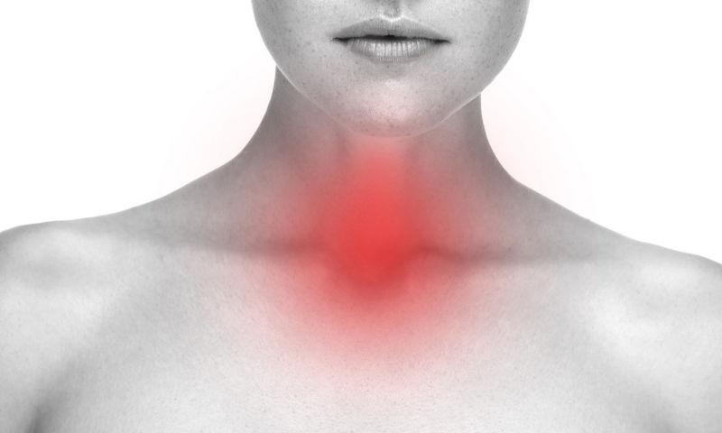 Θυρεοειδίτιδα Χασιμότο: Οι τροφές και τα συμπληρώματα διατροφής που θα σας βοηθήσουν να την αντιμετωπίσετε