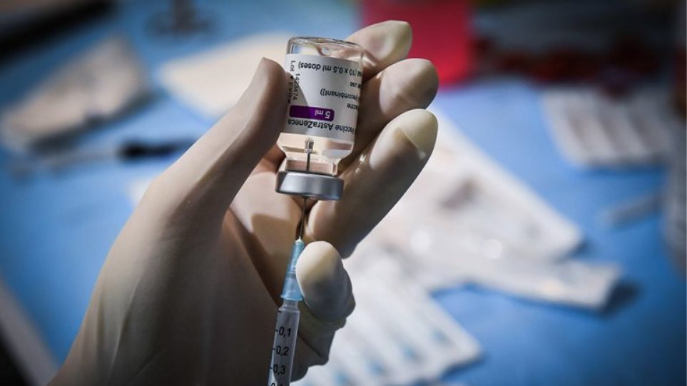 Γαλλία: 30 εκατομμύρια πολίτες έχουν κάνει τουλάχιστον μία δόση εμβολίου