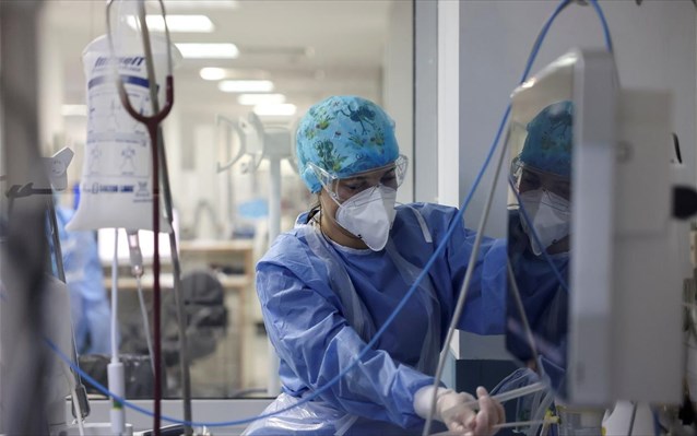 Καθηγητής Τζανάκης: «H υποχρεωτικότητα του εμβολιασμού στους υγειονομικούς πρέπει να εφαρμοστεί»