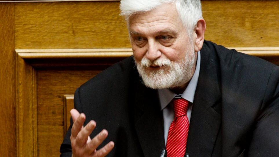 Επίθεση του Ρουβίκωνα στον γραφείο του Γ.Λοβέρδου: «Δεν τρομάζουμε»