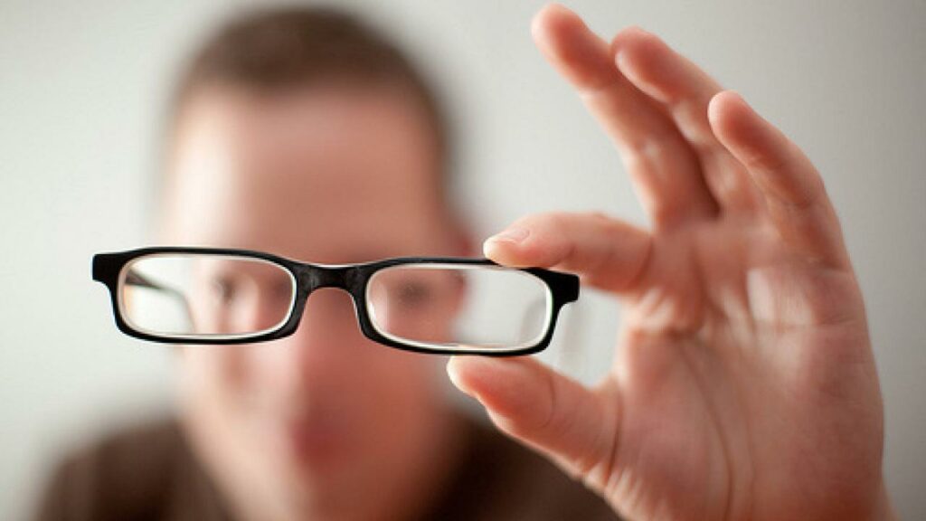 Οι μύωπες είναι εξυπνότεροι από τους υπόλοιπους ανθρώπους υποστηρίζει έρευνα