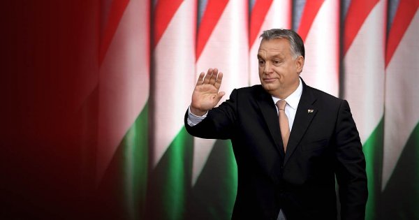 Β.Ορμπάν εναντίον (και) Εθνικής Ελλάδος για το «προσκύνημα» σε BLM: «Εμείς γονατίζουμε μόνο στον Θεό & στην πατρίδα μας»