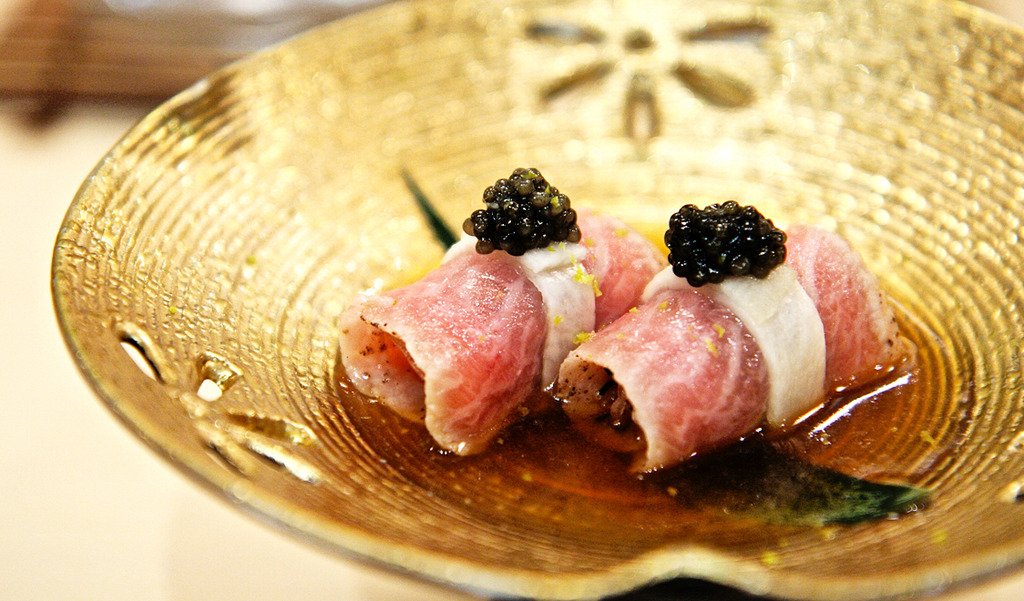 Τα πανάκριβα φαγητά που μπορείς να δοκιμάζεις μόνο αν… «πιάσεις την καλή»