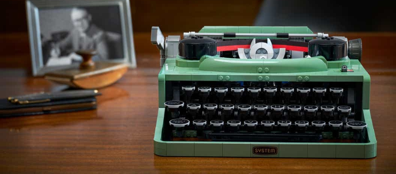 Εντυπωσιακή δημιουργία για την LEGO – Κυκλοφορεί γραφομηχανή με 2.079 τουβλάκια (βίντεο)