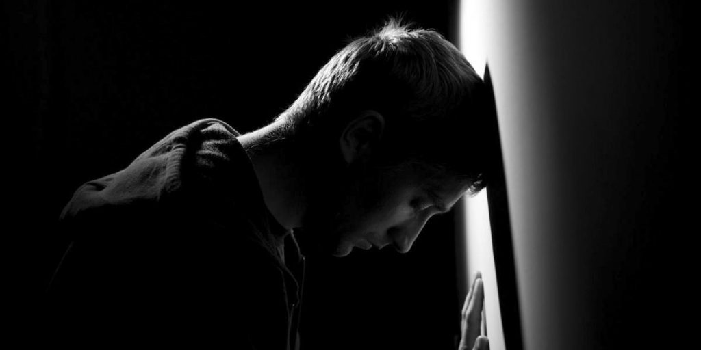 Κατάθλιψη: Τα δέκα βασικά σημάδια που σας προειδοποιούν ότι πάσχετε